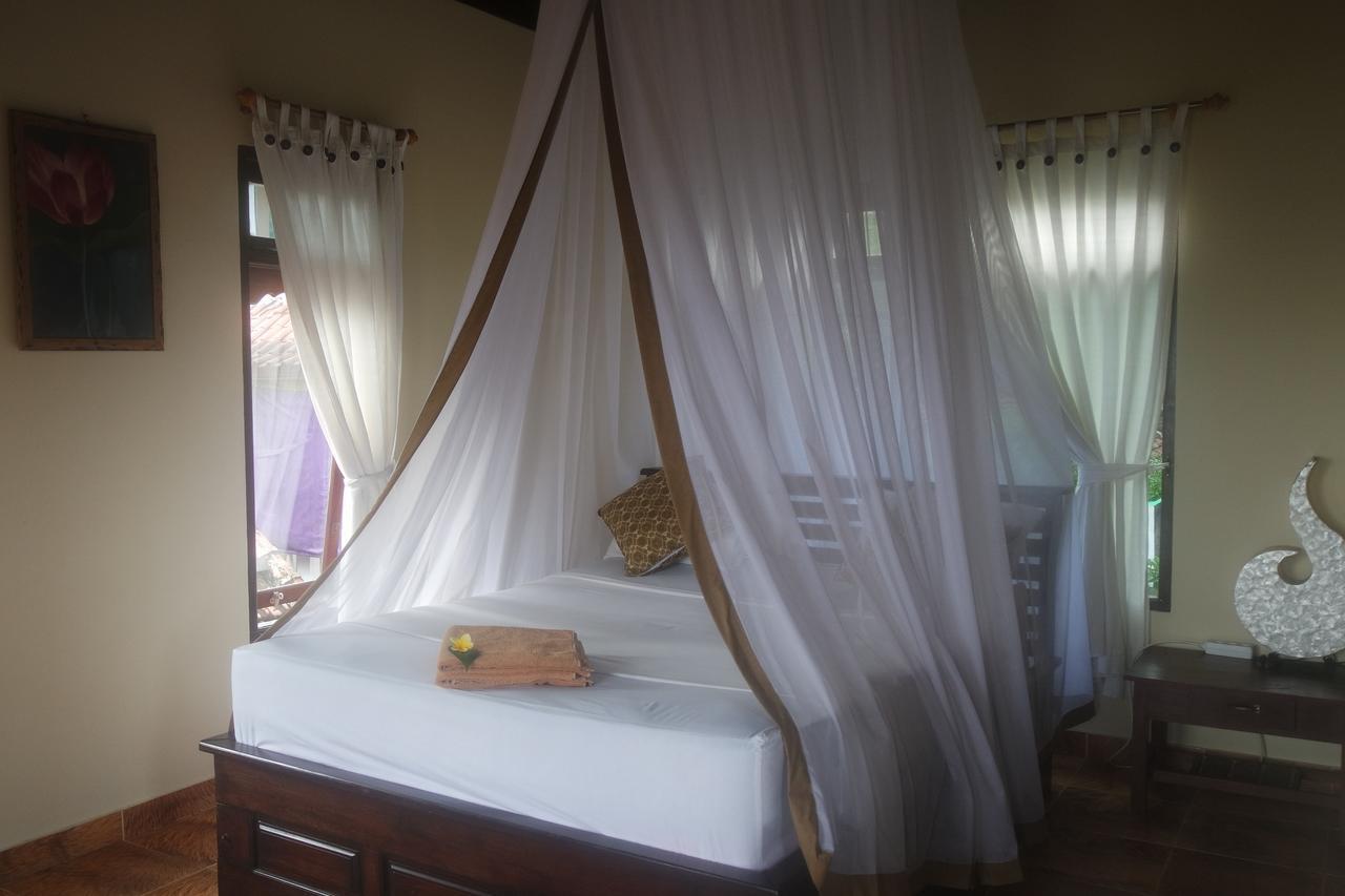 Bulih Beach Bungalows Амед Экстерьер фото